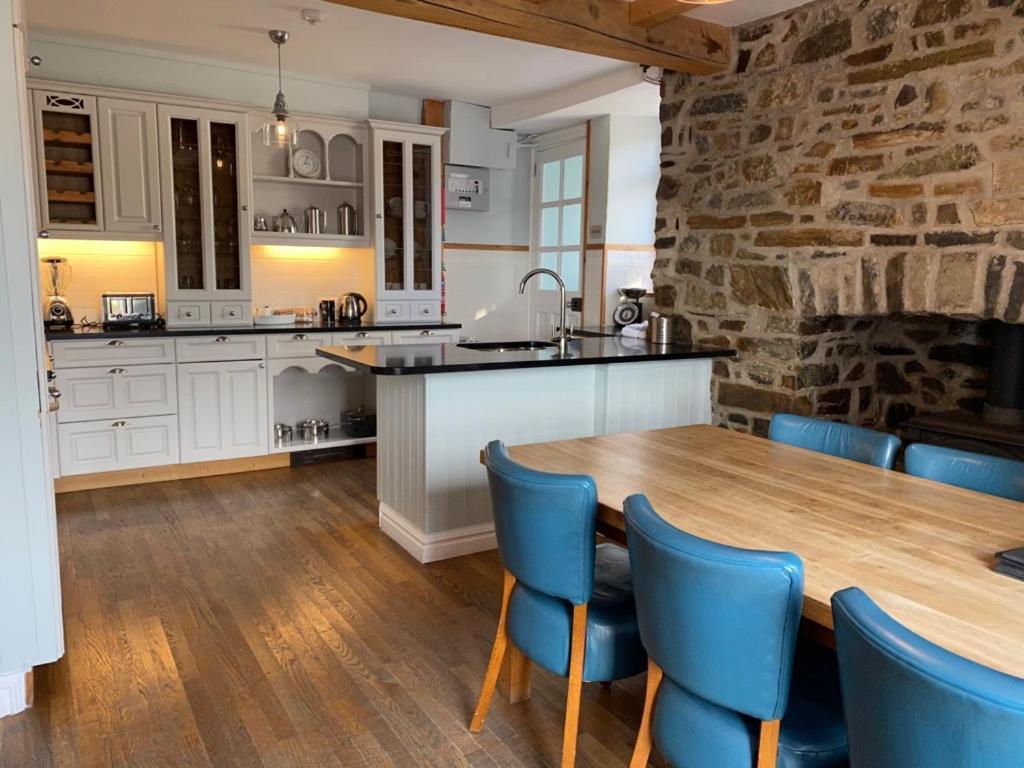 Harbourmaster Hotel Aberaeron Kültér fotó