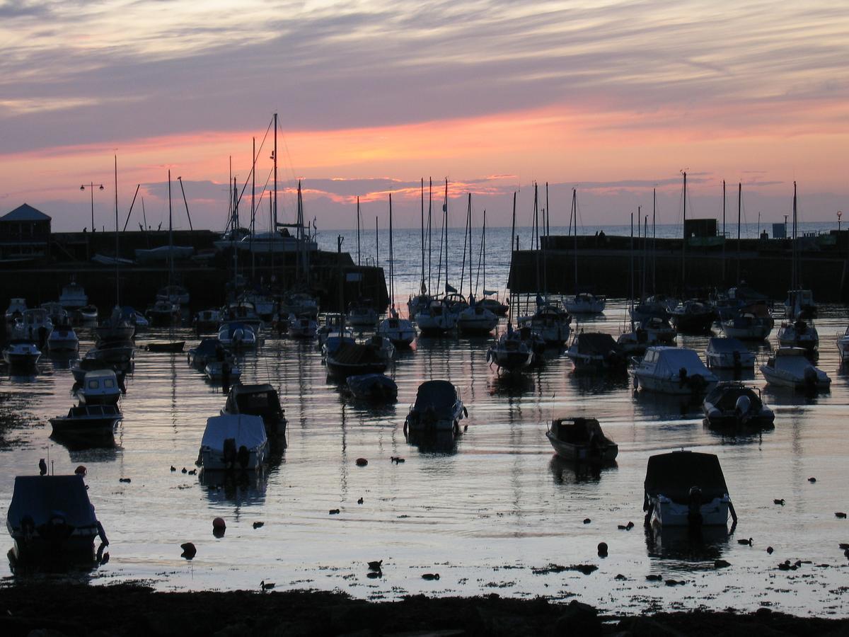 Harbourmaster Hotel Aberaeron Kültér fotó