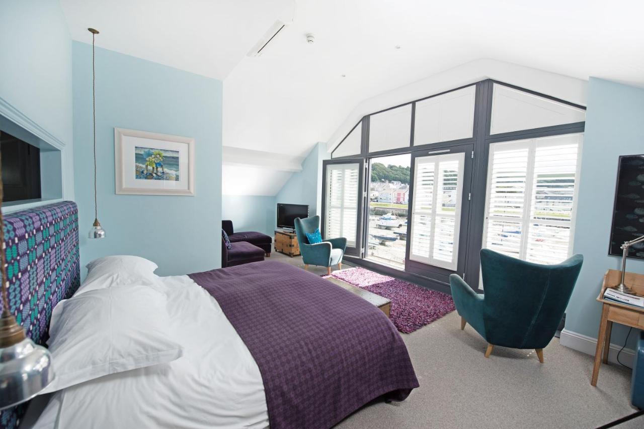 Harbourmaster Hotel Aberaeron Kültér fotó